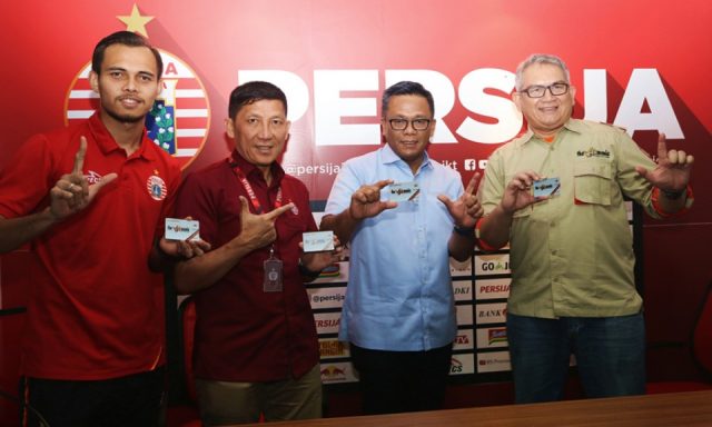 JakCard Edisi Khusus diberikan Bank DKI ke JakMania